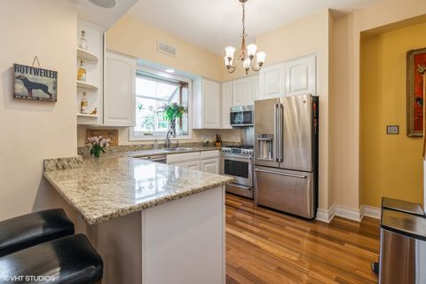 Tiny photo for 6316 N MAGNOLIA Avenue, Chicago, IL 60660 (MLS # 12475148)
