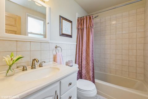 Tiny photo for 6316 N MAGNOLIA Avenue, Chicago, IL 60660 (MLS # 12475148)