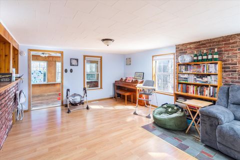 Tiny photo for 609 N Lincoln Street, Utica, IL 61373 (MLS # 12577769)