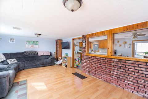 Tiny photo for 609 N Lincoln Street, Utica, IL 61373 (MLS # 12577769)