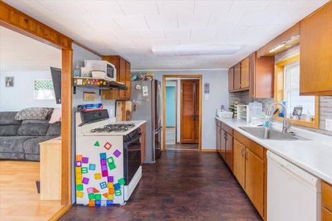 Tiny photo for 609 N Lincoln Street, Utica, IL 61373 (MLS # 12577769)