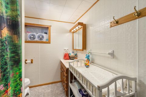 Tiny photo for 609 N Lincoln Street, Utica, IL 61373 (MLS # 12577769)