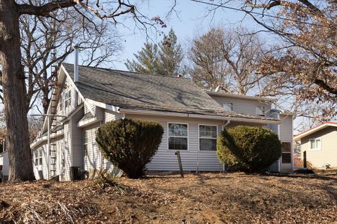 Tiny photo for 609 N Lincoln Street, Utica, IL 61373 (MLS # 12577769)