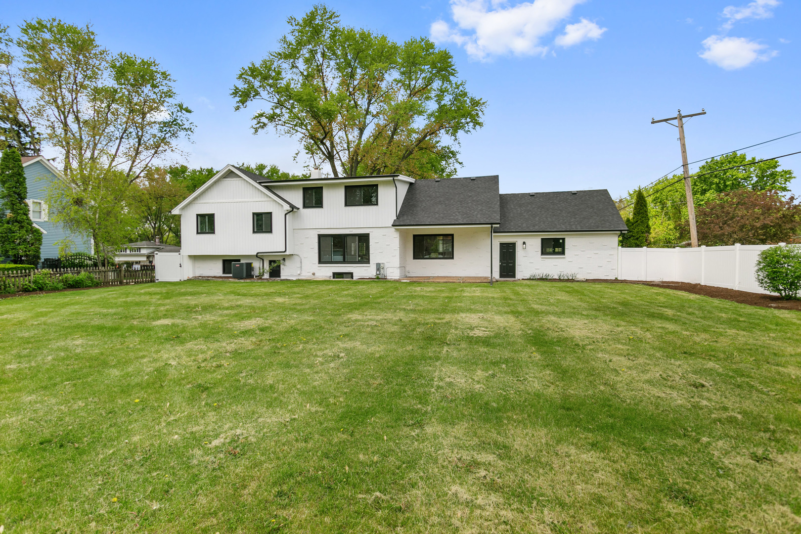 7S135 Clover Court