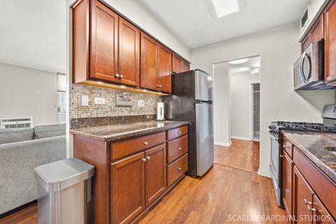 Tiny photo for 40 N Tower Road #11E, Oak Brook, IL 60523 (MLS # 12461764)