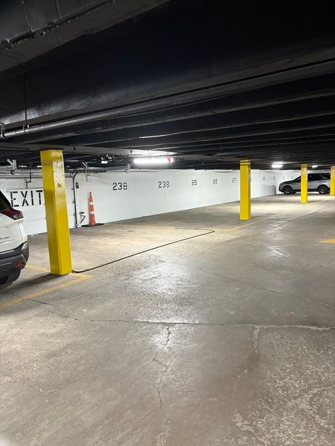 Tiny photo for 40 N Tower Road #11E, Oak Brook, IL 60523 (MLS # 12461764)