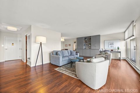 Tiny photo for 40 N Tower Road #11E, Oak Brook, IL 60523 (MLS # 12461764)