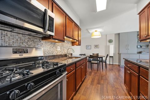 Tiny photo for 40 N Tower Road #11E, Oak Brook, IL 60523 (MLS # 12461764)