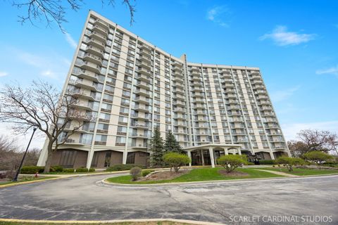 Tiny photo for 40 N Tower Road #11E, Oak Brook, IL 60523 (MLS # 12461764)