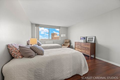 Tiny photo for 40 N Tower Road #11E, Oak Brook, IL 60523 (MLS # 12461764)