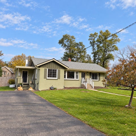 Photo of 1104 Pine Street, Fox River Grove, IL 60021 (MLS # 12795094)