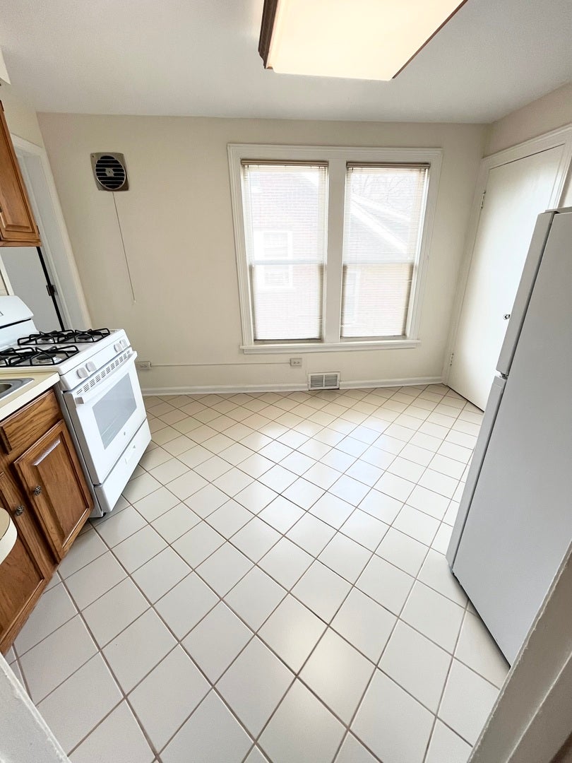 1310 Wilmette Avenue 2E