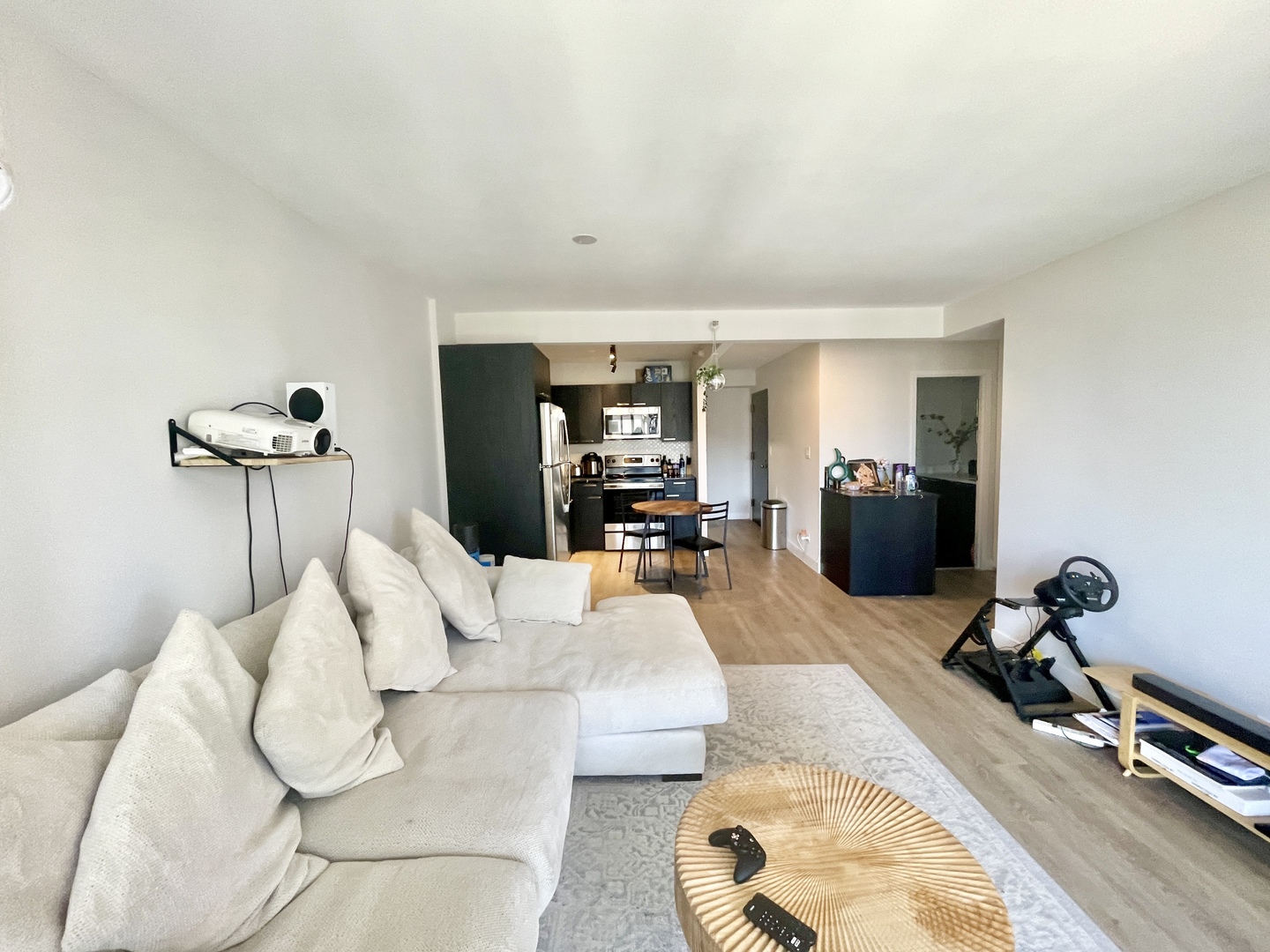10 E ONTARIO Street 2912