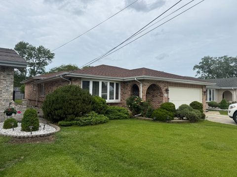 Photo of 6716 W 89th Place, Oak Lawn, IL 60453 (MLS # 12652479)