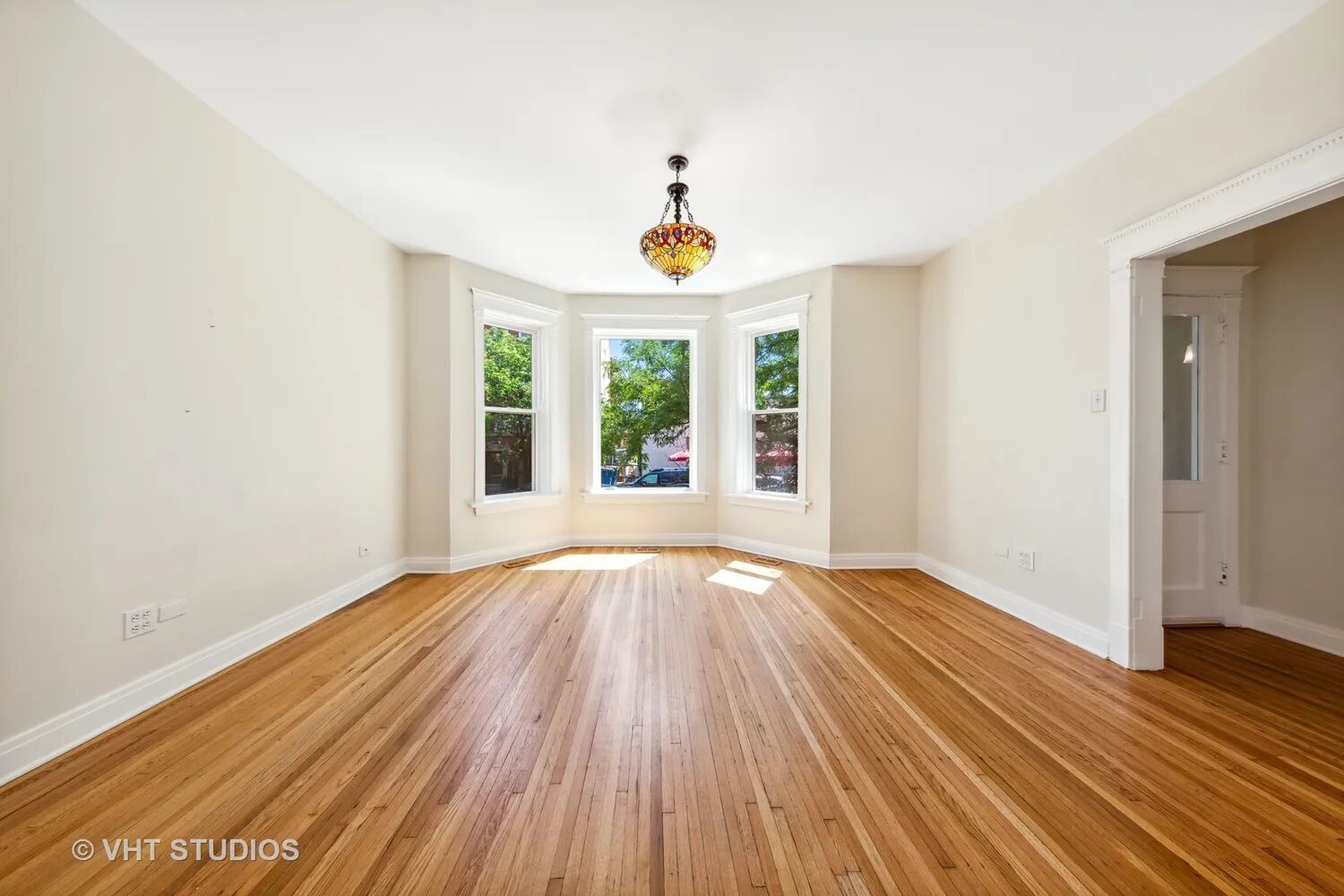 852 W Belle Plaine Avenue 1