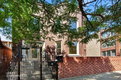 852 W Belle Plaine Avenue 1 Chicago IL 60613