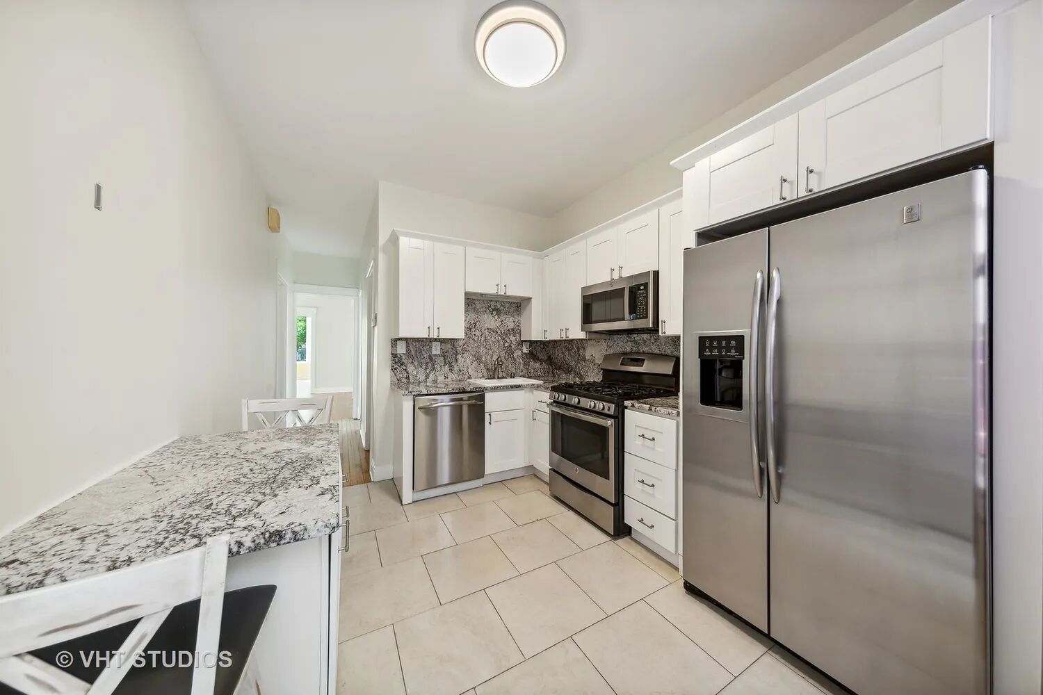 852 W Belle Plaine Avenue 1