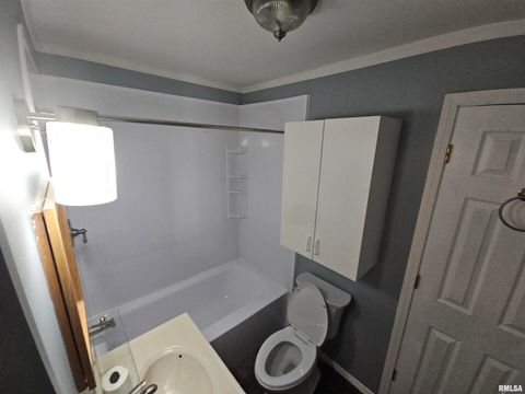 Tiny photo for 2508 FOREST Avenue, Mt Vernon, IL 62864 (MLS # EB458454)