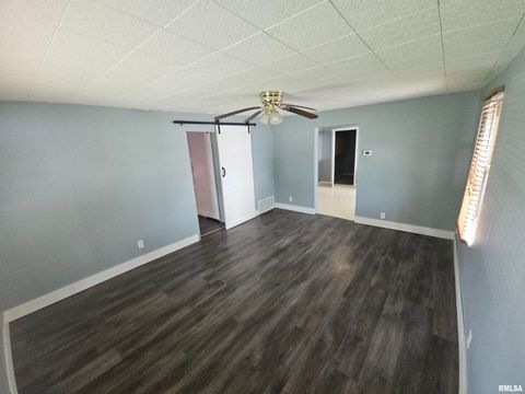 Tiny photo for 2508 FOREST Avenue, Mt Vernon, IL 62864 (MLS # EB458454)