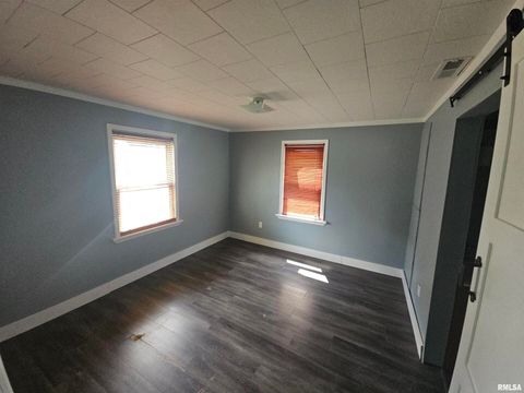 Tiny photo for 2508 FOREST Avenue, Mt Vernon, IL 62864 (MLS # EB458454)