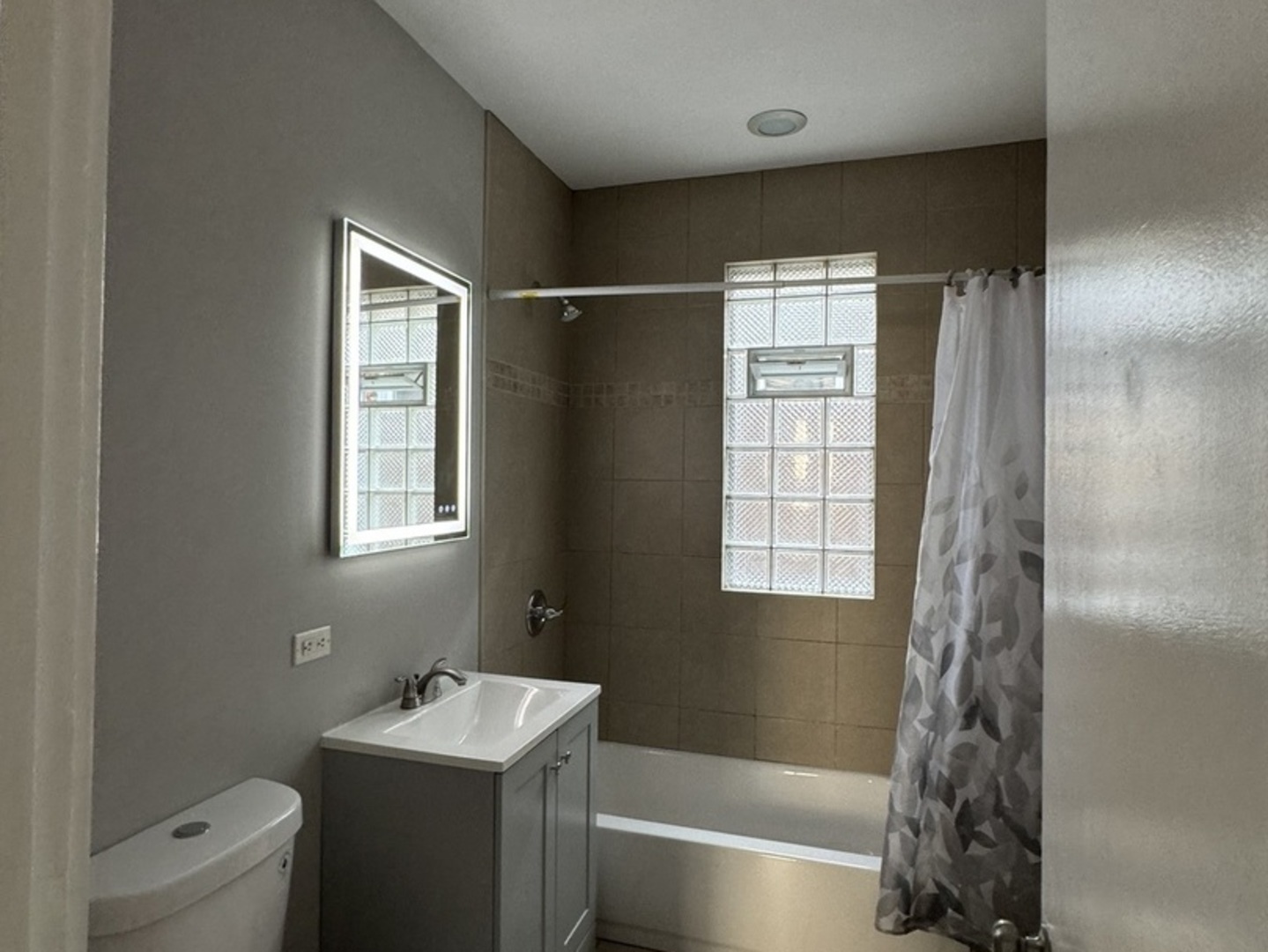 5018 W Concord Place