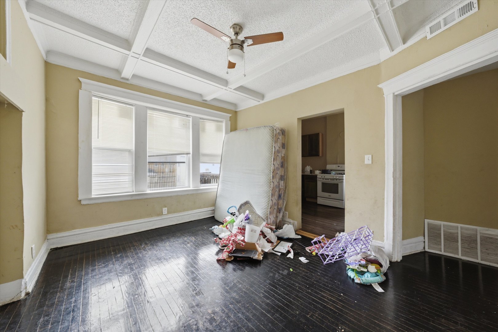 6140 S Rhodes Avenue