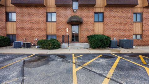 Photo of 1010 Arlene Court #5, Bloomington, IL 61701 (MLS # 12605655)