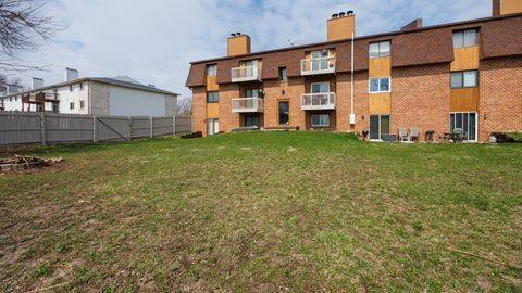 Tiny photo for 1010 Arlene Court #5, Bloomington, IL 61701 (MLS # 12605655)