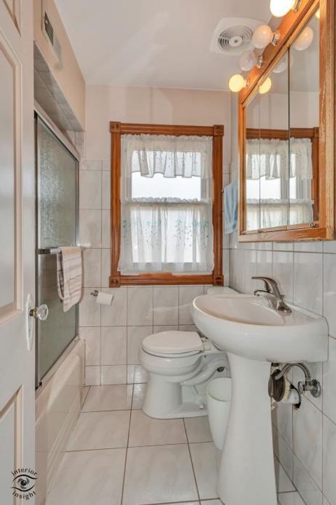 Tiny photo for 9857 S Hamlin Avenue, Evergreen Park, IL 60805 (MLS # 12563433)