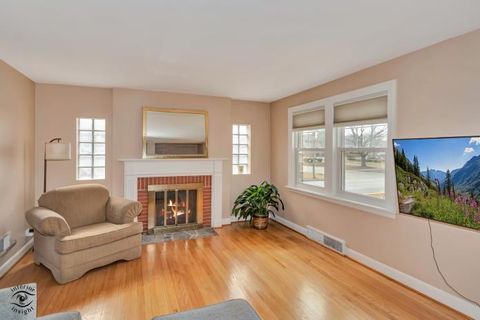 Tiny photo for 9857 S Hamlin Avenue, Evergreen Park, IL 60805 (MLS # 12563433)