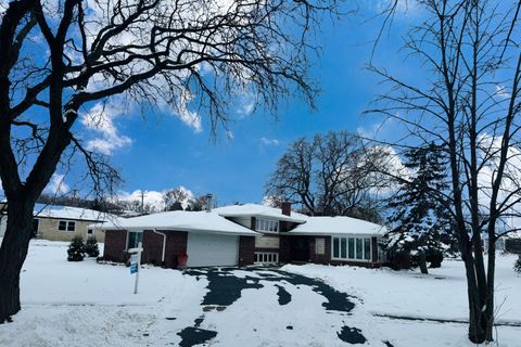 8832 Pleasant Avenue Hickory Hills IL 60457