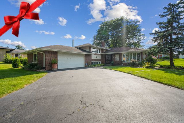 8832 Pleasant Avenue