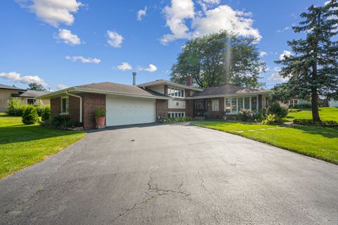 8832 Pleasant Avenue Hickory Hills IL 60457