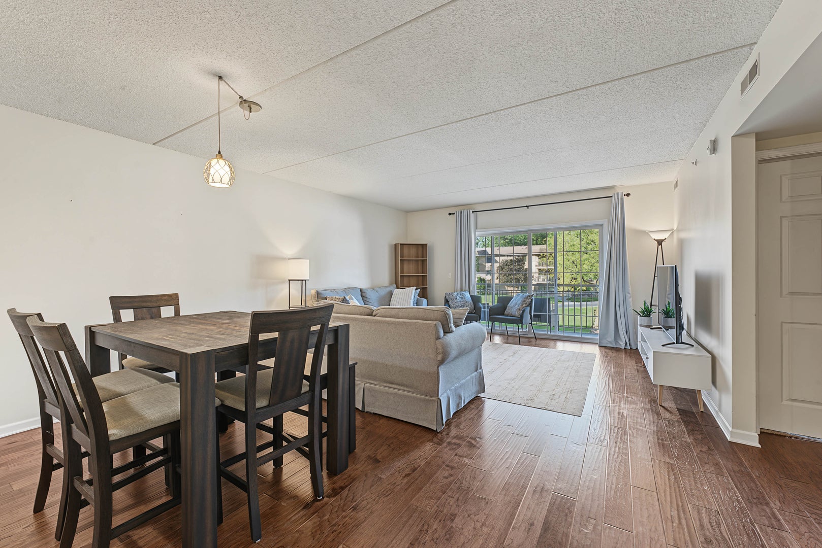 124 W Colfax Street 208