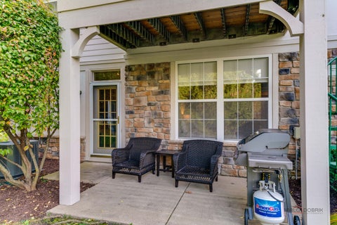 Tiny photo for 492 Bay Tree Circle, Vernon Hills, IL 60061 (MLS # 12795309)