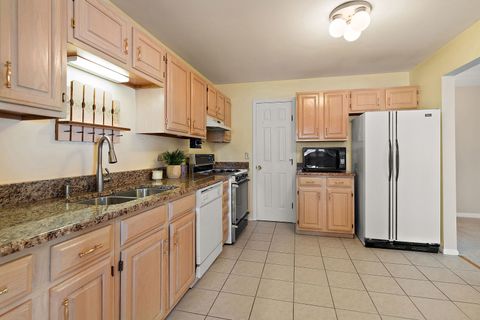 Tiny photo for 1001 Butternut Lane #C, Mount Prospect, IL 60056 (MLS # 12600316)