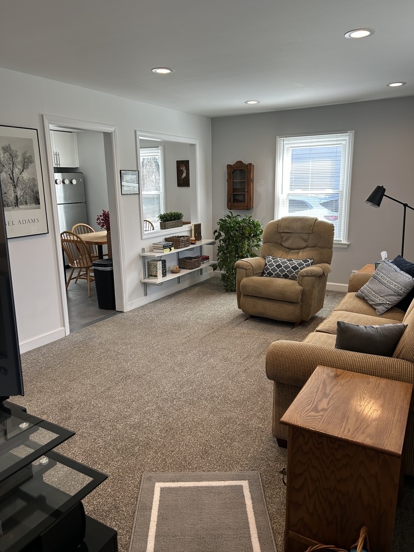 33077 Sunset Avenue N