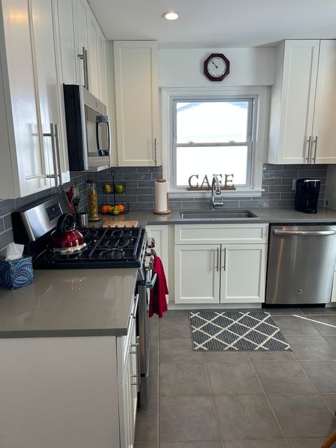 Tiny photo for 33077 Sunset Avenue N, Grayslake, IL 60030 (MLS # 12592895)