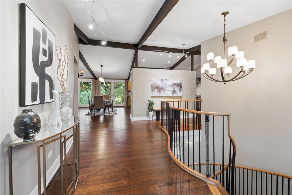 83 Lakeview Parkway