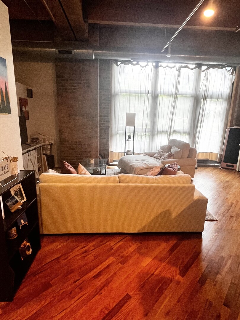 1040 W ADAMS Street 237