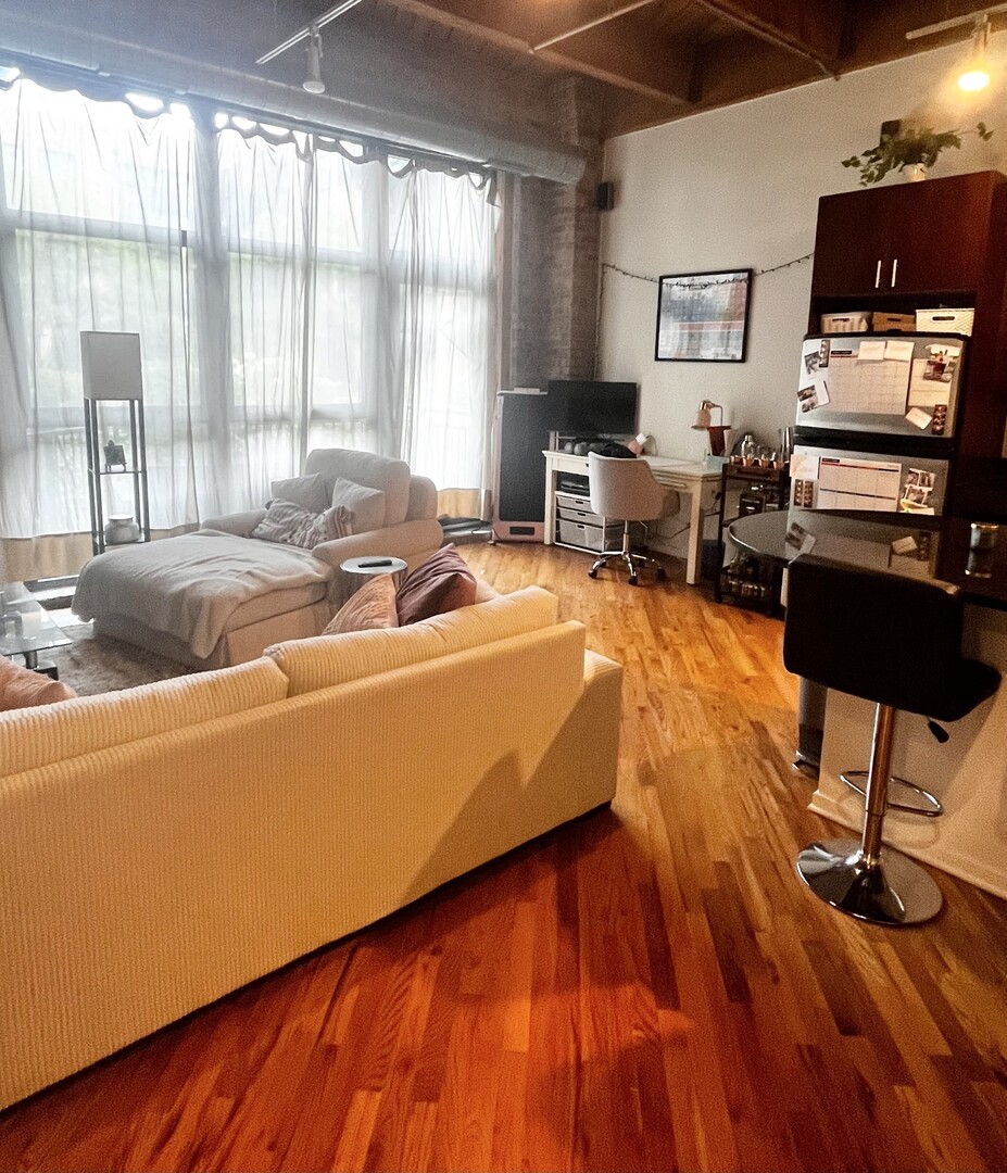 1040 W ADAMS Street 237