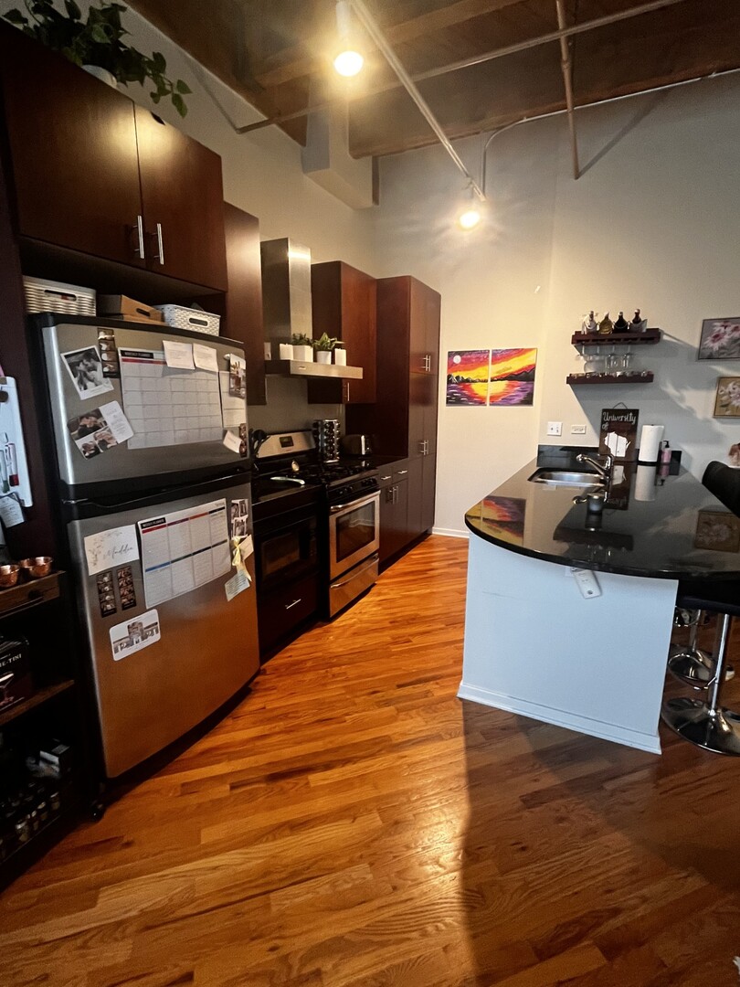 1040 W ADAMS Street 237
