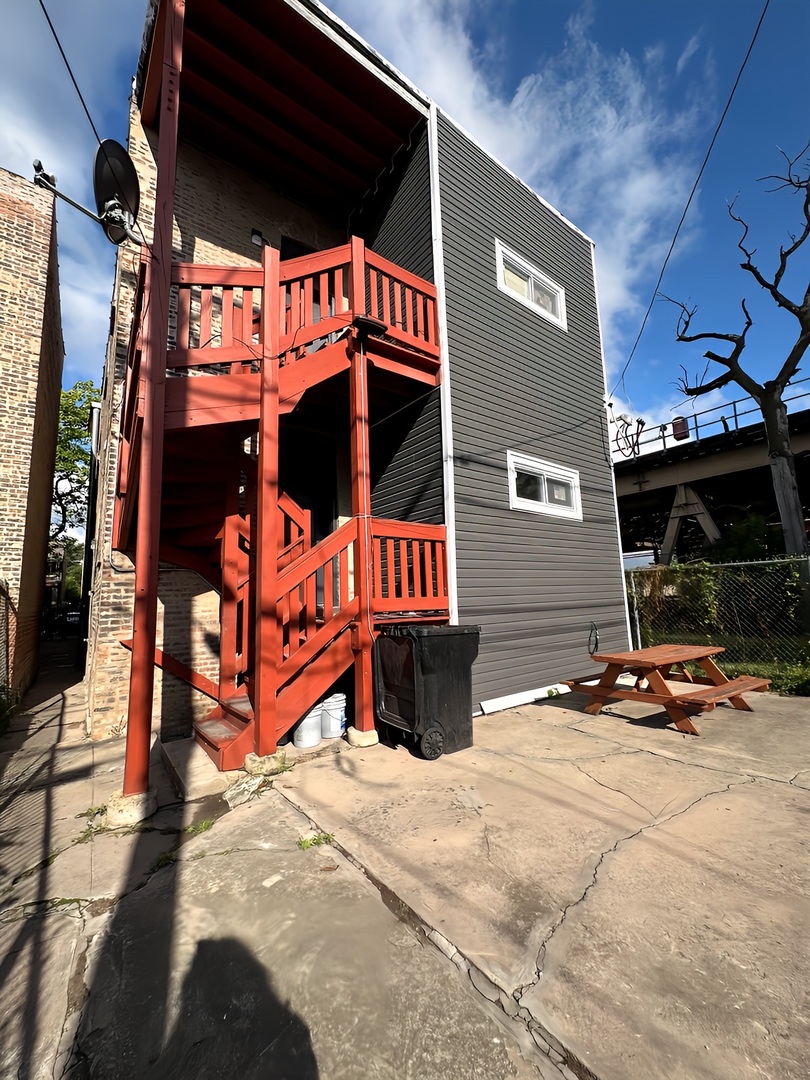 6331 S Elizabeth Street