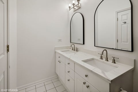 Tiny photo for 303 W Scott Street #402, Chicago, IL 60610 (MLS # 12686694)