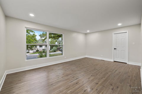 Tiny photo for 355 Hiawatha Drive, Lake In The Hills, IL 60156 (MLS # 12732031)