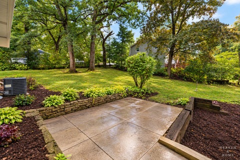 Tiny photo for 355 Hiawatha Drive, Lake In The Hills, IL 60156 (MLS # 12732031)