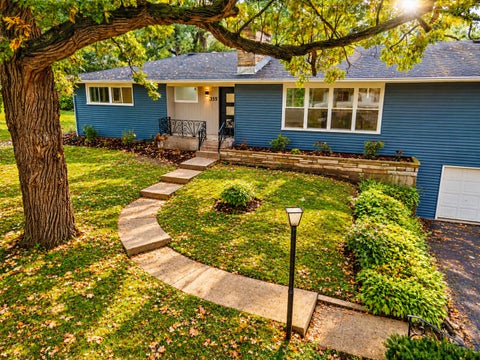 Photo of 355 Hiawatha Drive, Lake In The Hills, IL 60156 (MLS # 12732031)
