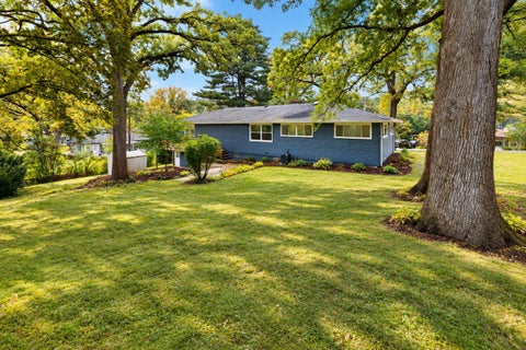 Tiny photo for 355 Hiawatha Drive, Lake In The Hills, IL 60156 (MLS # 12732031)