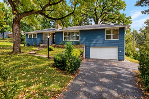 Tiny photo for 355 Hiawatha Drive, Lake In The Hills, IL 60156 (MLS # 12732031)