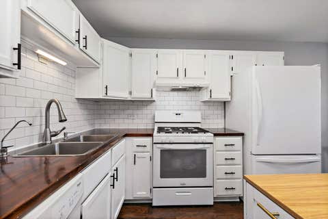 Tiny photo for 2352 South Street #D, Elgin, IL 60123 (MLS # 12738967)